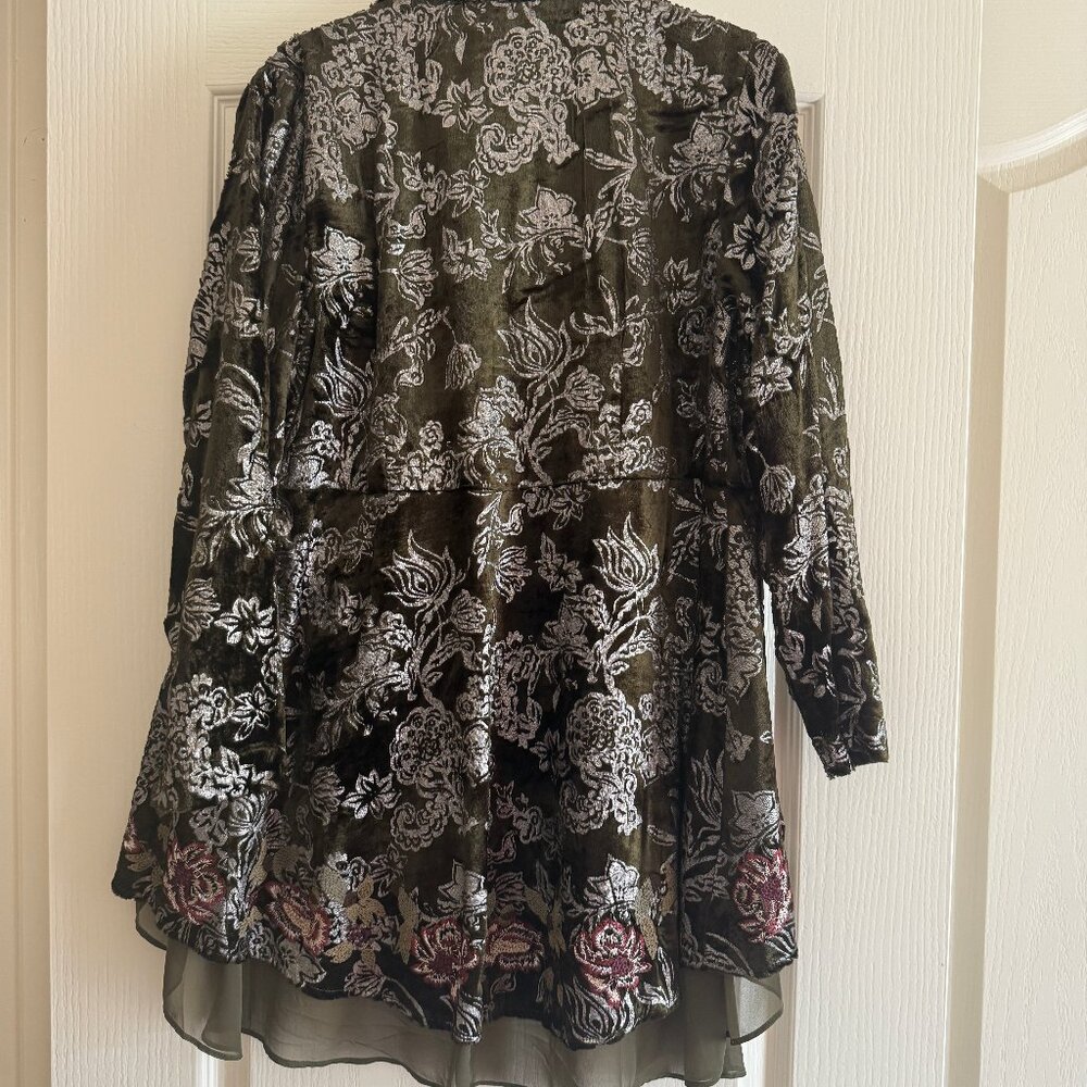 Chico's Burnout Floral Velvet/Metallic Embroidered Jacket - Size 1P - Picture 3 of 4